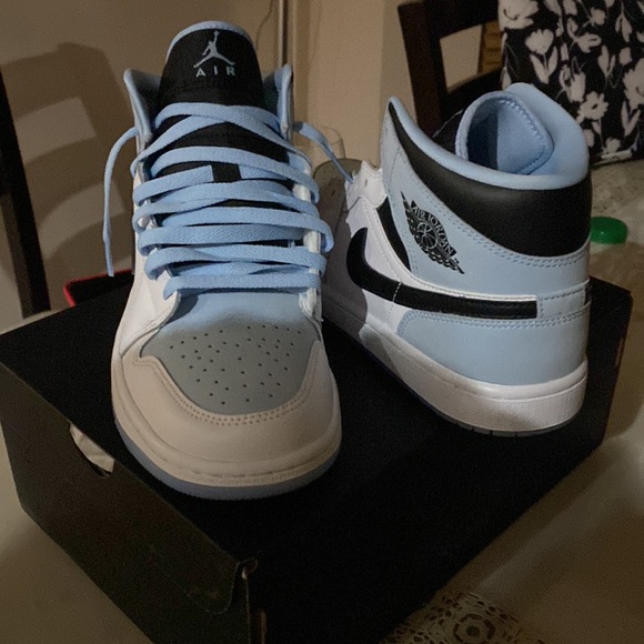 Jordan 1 - Picture 2 of 4